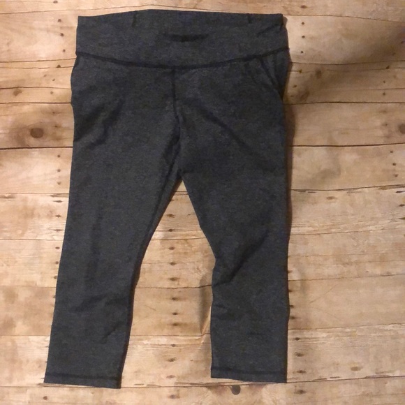 Under Armour Pants - Under Armour Women’s Capri Leggings XL Grey/Black
